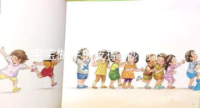 寶寶做平板支撐5秒倒下，網(wǎng)友：“姿勢(shì)不標(biāo)準(zhǔn)會(huì)傷害身體”